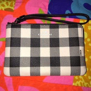 ✨Brand new coach wristlet✨
